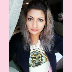 Meet your Posher, Estela